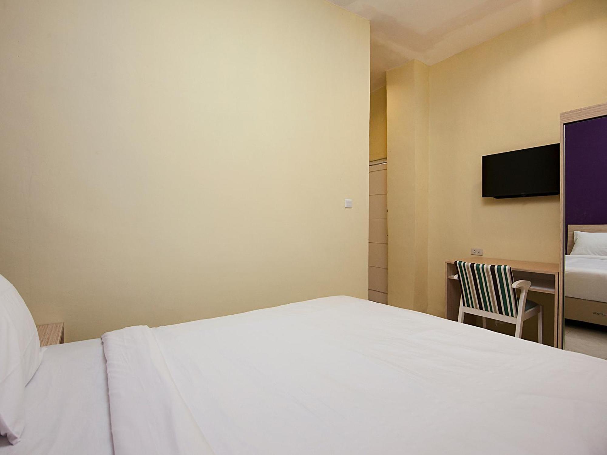 Vaccinated Staff - OYO 1095 RAP Hotel Balige Exterior foto